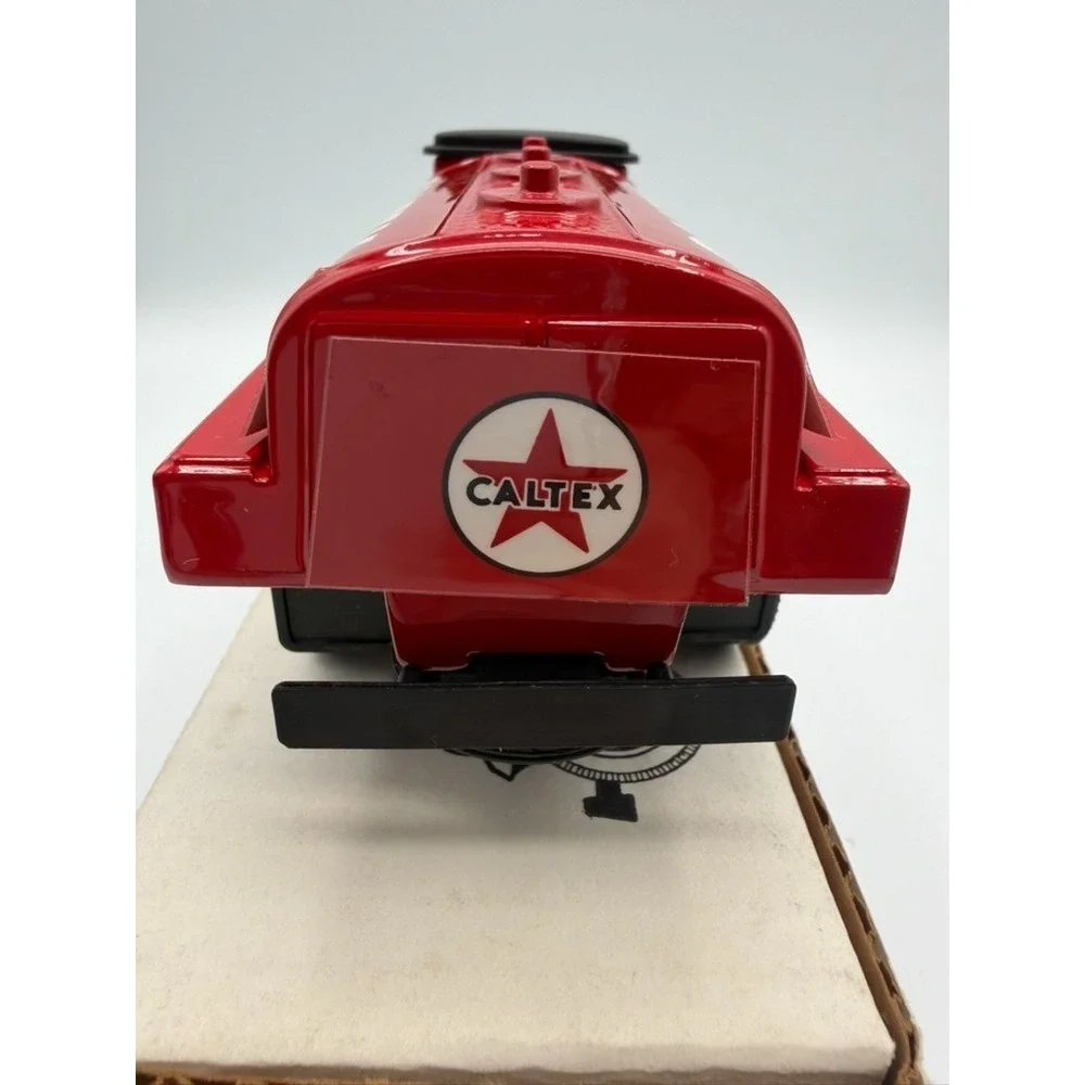 American Classics ERTL Caltex 1930's Tanker Truck Coin Bank Lock+Key GB-4086 RED
